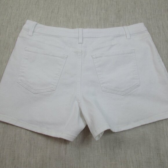Time and Tru Jean Shorts Womens 16 White Denim Comfort‎ Fit Button Fly Outdoor - Picture 2 of 8